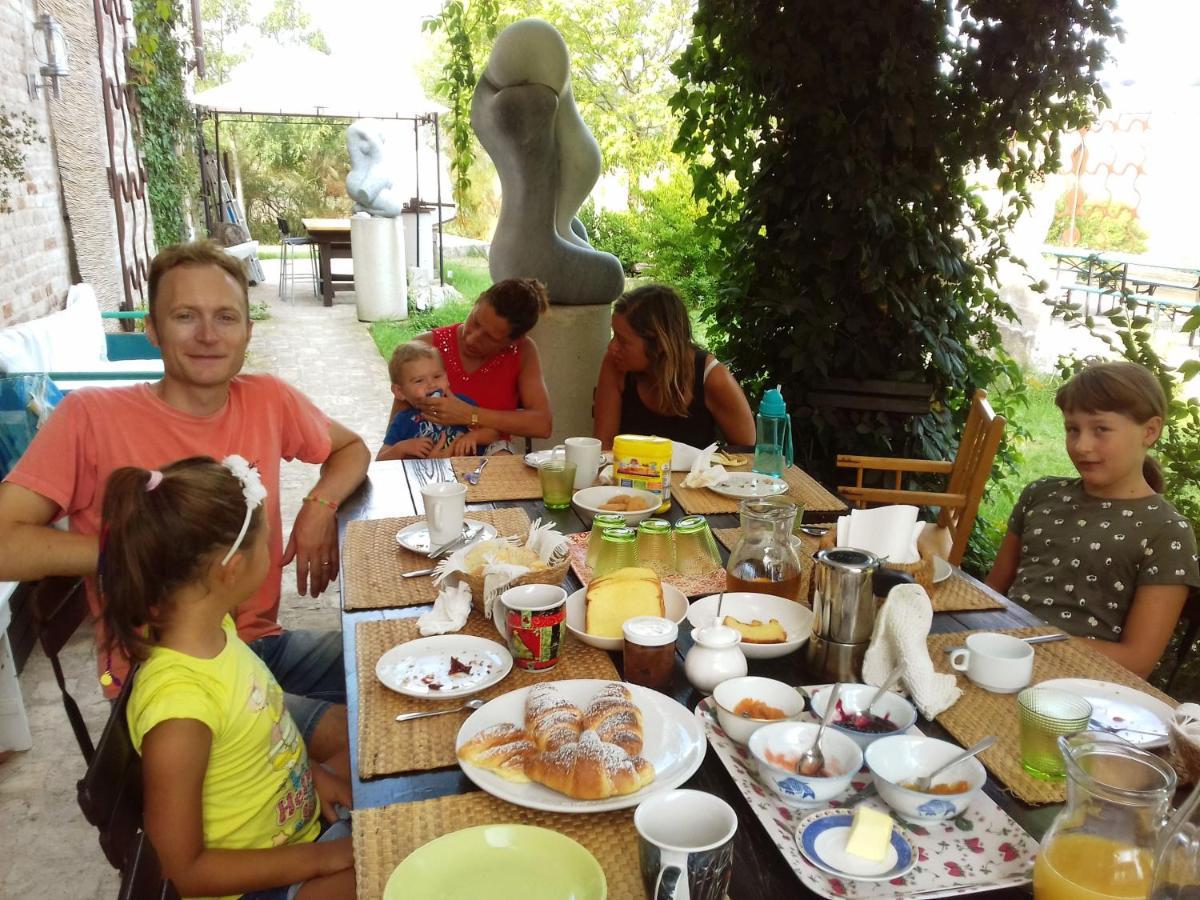 "La Casa Degli Ulivi Art B&B" Trecastelli Εξωτερικό φωτογραφία