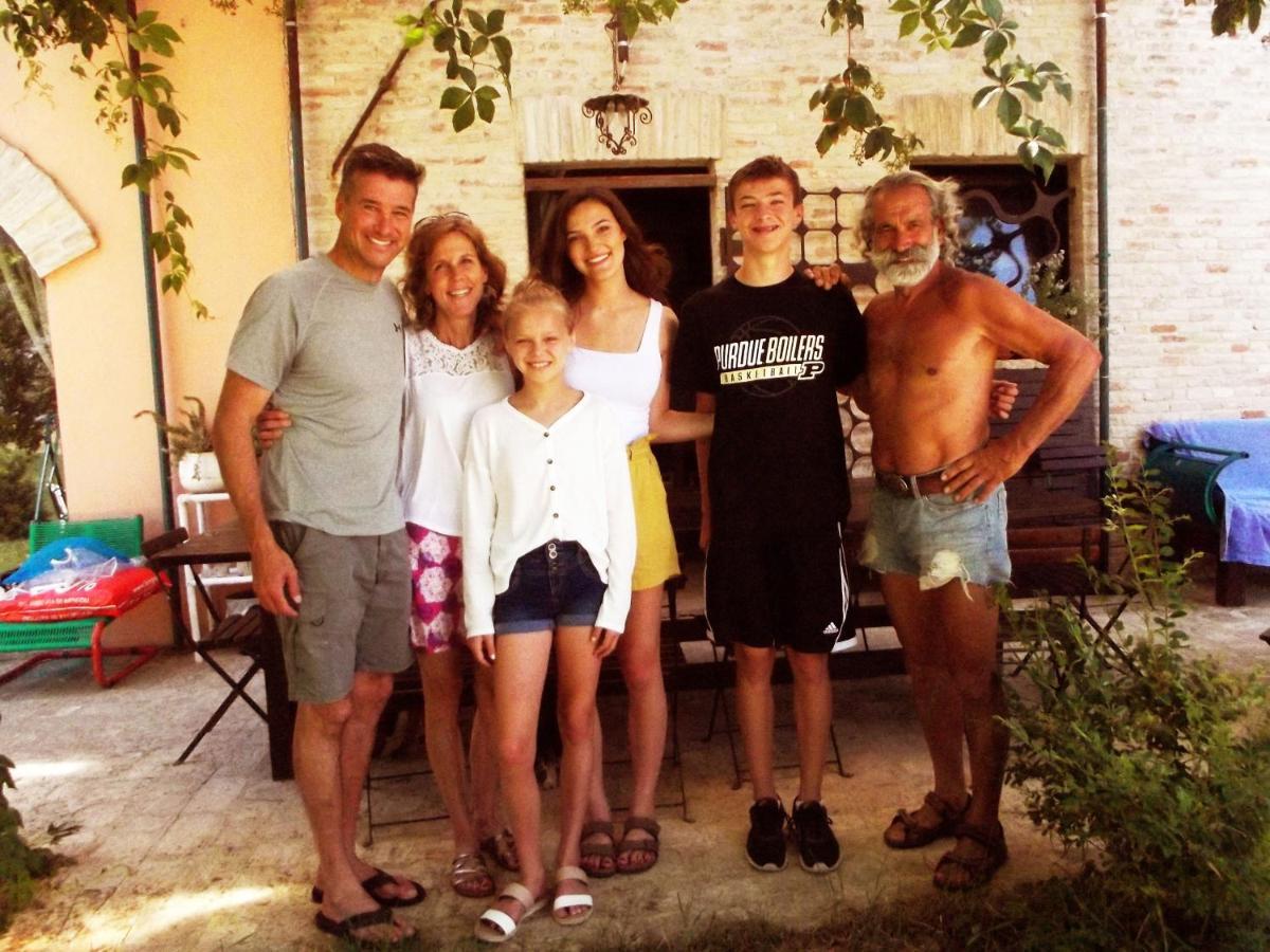 "La Casa Degli Ulivi Art B&B" Trecastelli Εξωτερικό φωτογραφία